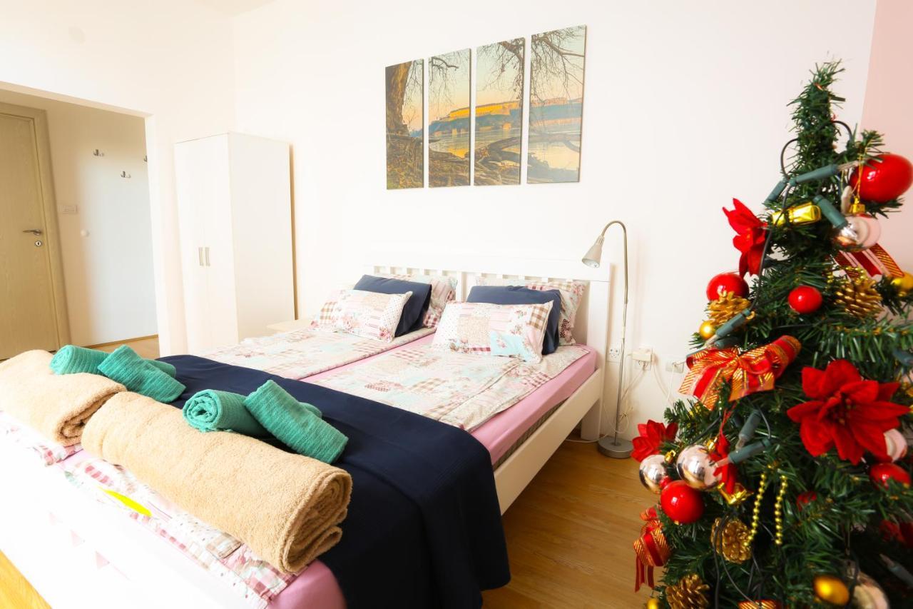 Studio Apartman Ld U Strogom Centru Novi Sad Buitenkant foto
