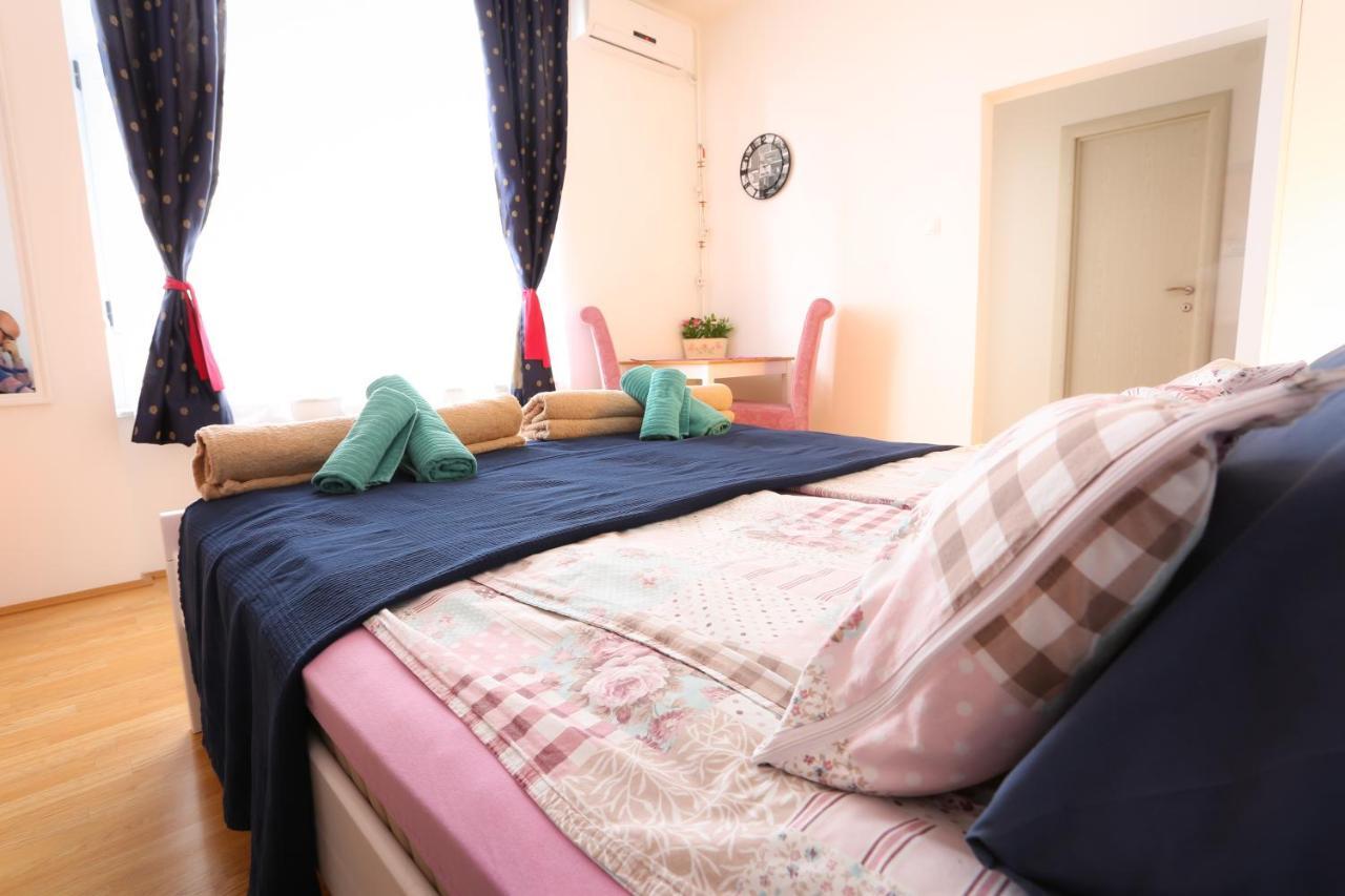 Studio Apartman Ld U Strogom Centru Novi Sad Buitenkant foto